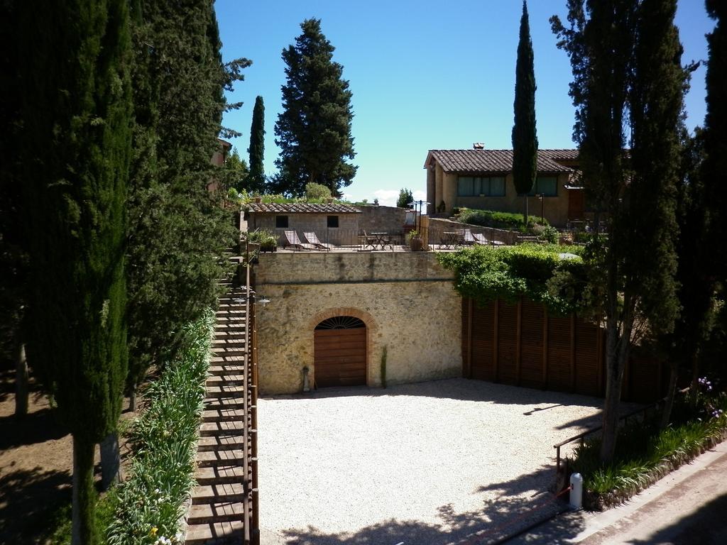 Podere Le Grotte San Gimignano Esterno foto