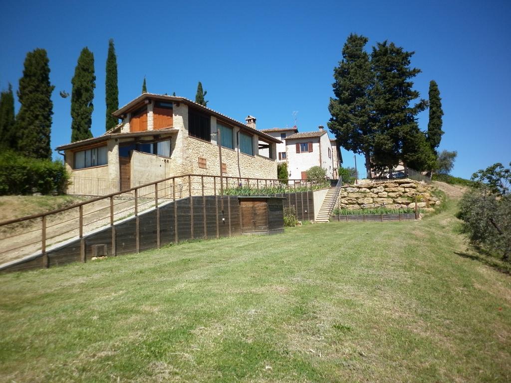 Podere Le Grotte San Gimignano Esterno foto